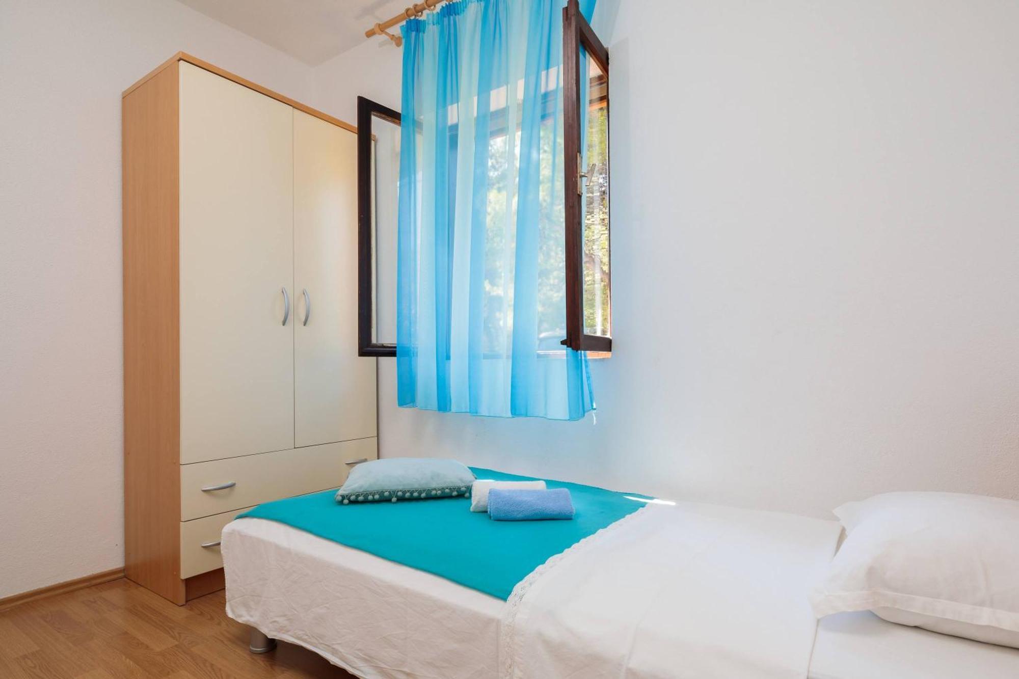 Pavao Apartment Vrboska